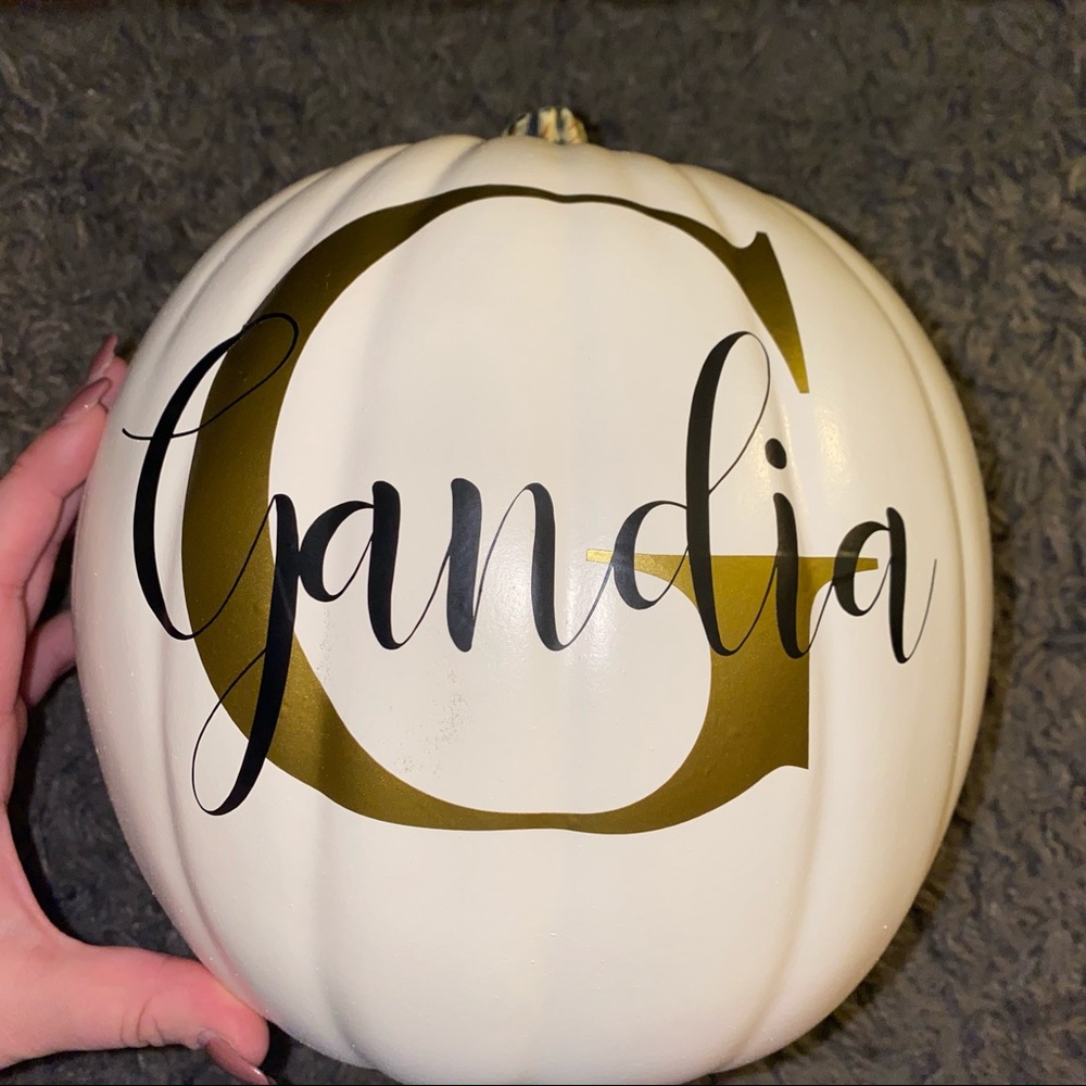 2 pumpkins